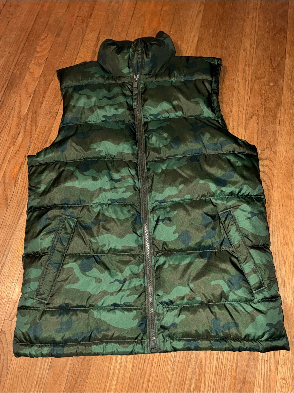 Old Navy Men's Green Camo Quilted Puffer Vest